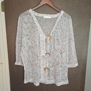 Lulu-B White Knit Top with Wooden Buttons